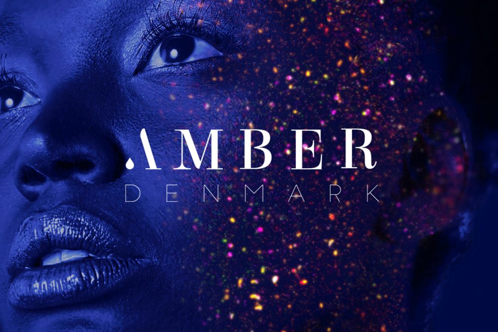 portfolio-1-amber-logo-alessia-curcio-graphic-design Splash screen with a model face close up