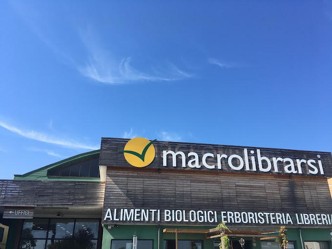 Macrolibrarsi front door image